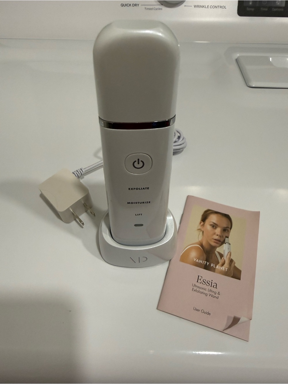 Vanity Planet Essia Ultrasonic Lifting & Exfoliating Wand - White